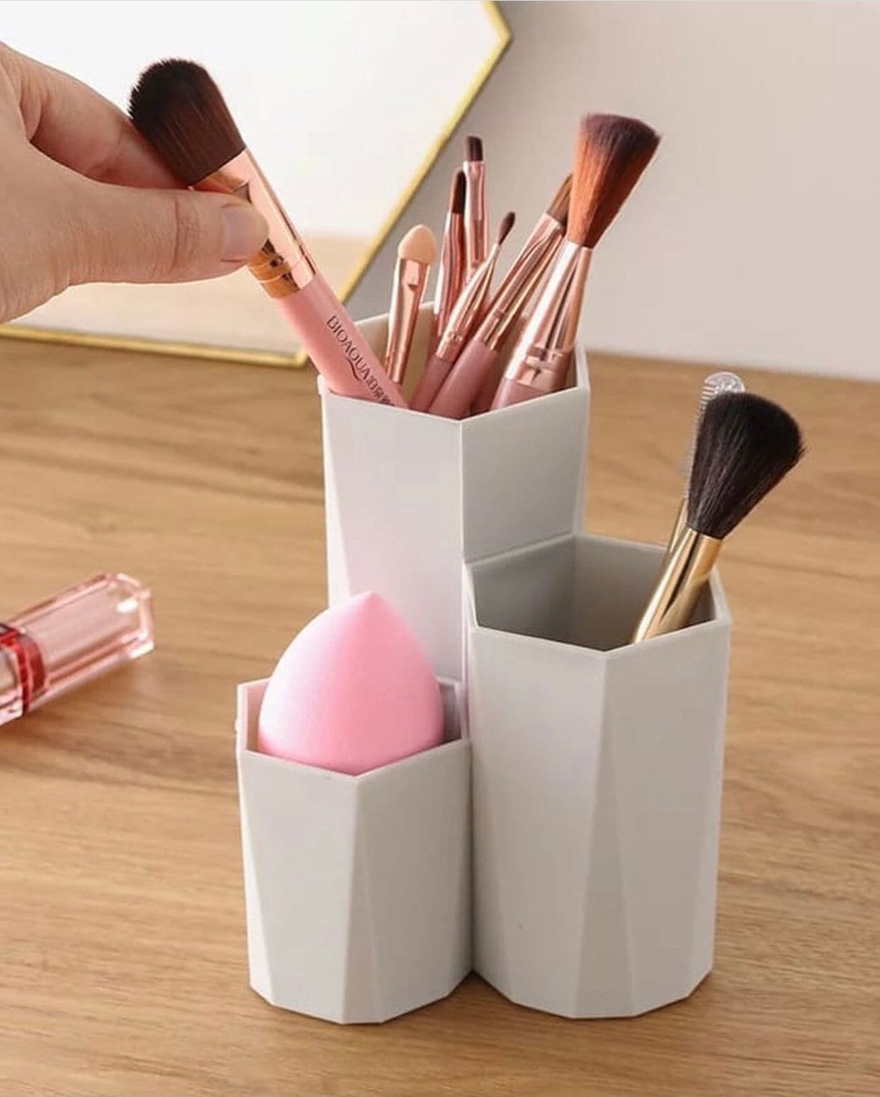 3 Grids Cosmetic Make-up Brush Storage Box, Makeup Nail Polish Cosmetic Holder, Make Up Pen Holder Rack, Multifunctional Desk Organizer Pencil Holder, Desk Dresser Vanity Bathroom Countertop 3 Grids Cosmetic Make-up Brush Storage Box, Makeup Nail Polish Cosmetic Holder, Make Up Pen Holder Rack, Multifunctional Desk Organizer Pencil Holder, Desk Dresser Vanity Bathroom Countertop